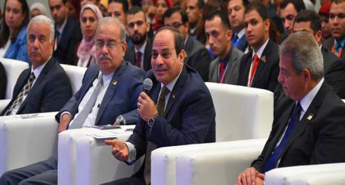 السيسي: المجتمع لابد أن يتكاتف لعودة الجماهير.. ولما لا يرافق الوالد نجله في الذهاب للمدرجات؟